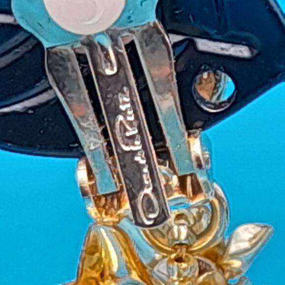 Oscar de la Renta Flower Vine Clip-On Earrings - Picture 4 of 10